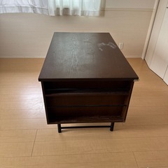 ダイニングテーブルの画像