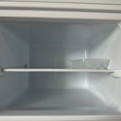 【高年式 美品】大阪送料無料★3か月保障付き★冷蔵庫★ハイセンス★2ドア★2023年★HR-B12HW★R-890の画像