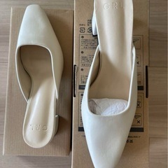 🌟500円🌟未使用サボシューズ フラット スクエアトゥ PU 箱有の画像