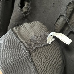 GIVENCHY ダメージ加工 パーカー ブラック Sの画像