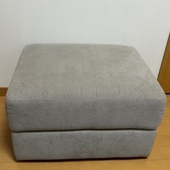 【無料・引き取り限定】グレーのオットマン（長野県麻績村）