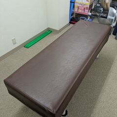 高田ベッド（180cm×60cm）、ボディケア、エステ、トレーニング、鍼灸接骨院など！！の画像