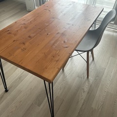 ダイニングテーブル　椅子の画像