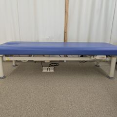 高田ベッド（電動昇降ベッド、温熱シート内蔵）、マッサージ、整体、施術、医療用診察台、ボディマッサージ、エステ用ベッド 、介護など！！の画像