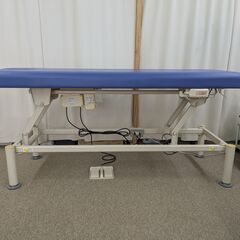 高田ベッド（電動昇降ベッド、温熱シート内蔵）、マッサージ、整体、施術、医療用診察台、ボディマッサージ、エステ用ベッド 、介護など！！の画像