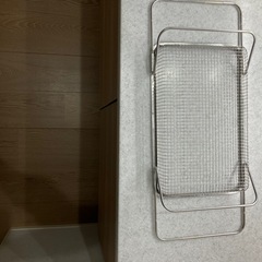 本日限定　明日処分水切りメッシュバスケット シルバーの画像