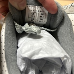 バンクシー スニーカー 抽選販売限定品 にゅ～ずMOM Banksy(バンクシー