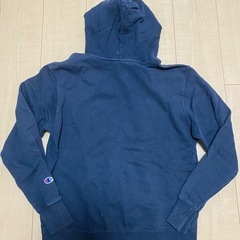 チャンピオン　紺色　メンズパーカー　Mの画像