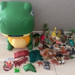 恐竜のおもちゃセット