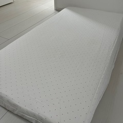 【限定値下げ】4点セット 子供用　マットレス＋カバー3点の画像