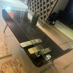 ガラステーブル