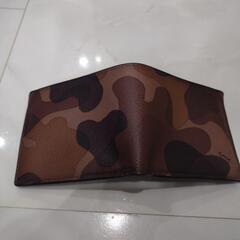コーチ COACH  メンズ 財布 二つ折り財布 C3421 QSDBK(サドル×ブラック) カモフラージュ【FKS】の画像