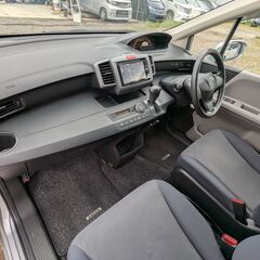 フリード　シルバー　車検2年付き‼️‼️の画像