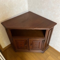 寝室用ダイヤモンド型テレビ台