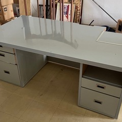デスク無料です