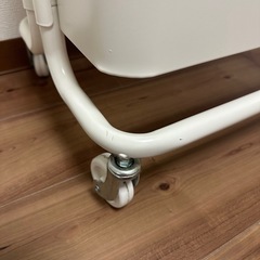 【IKEA】IKEA RÅSKOG ロースコグ ワゴン（ホースグマまな板付き）の画像