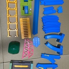 トイザらス 限定 プラレール いろいろ作れる！レールと情景いっぱ...