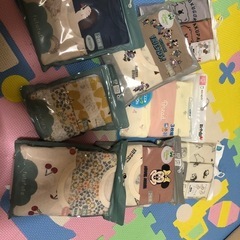 子供服、食事エプロン