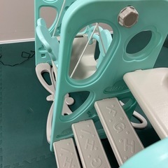室内滑り台、ブランコの画像