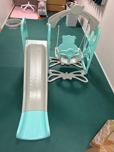 室内滑り台、ブランコ