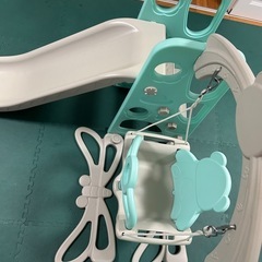 室内滑り台、ブランコの画像