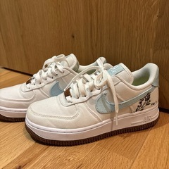 ナイキ　スニーカー　エアフォース1  22.5