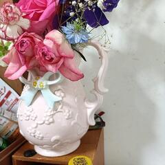 陶器製花瓶 ホワイト ピンク装飾　可愛いの画像