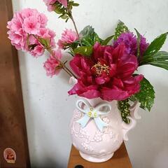 陶器製花瓶 ホワイト ピンク装飾　可愛いの画像