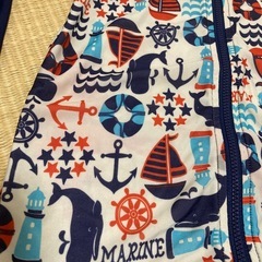 ラッシュガード　110センチの画像