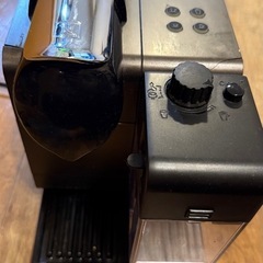 ネスプレッソ　コーヒーマシン