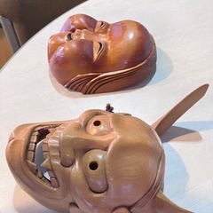 木彫り　般若とお多福
の画像