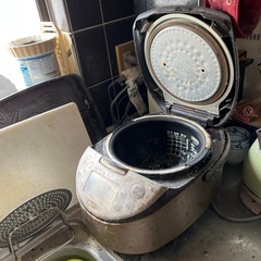 炊飯器の画像