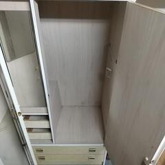 洋服タンスの画像