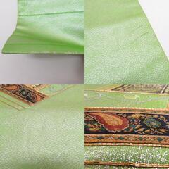 名古屋帯 正絹 黄緑ｘゴールドｘ黒色 金糸銀糸 唐草に幾何学紋様 お太鼓柄 仕立て上がり 着物帯 長さ372cm 【キモノオフ野々市若松店】の画像