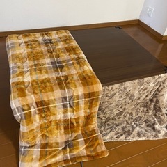 コタツとコタツ布団の画像