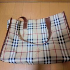 【未使用】BURBERRYかばん　マチ付き