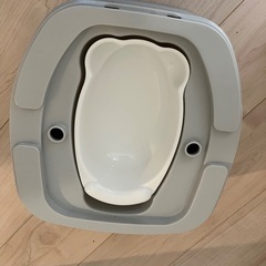 補助便所（おまるとしても使用可能。ふたの部分がありません‥。）の画像