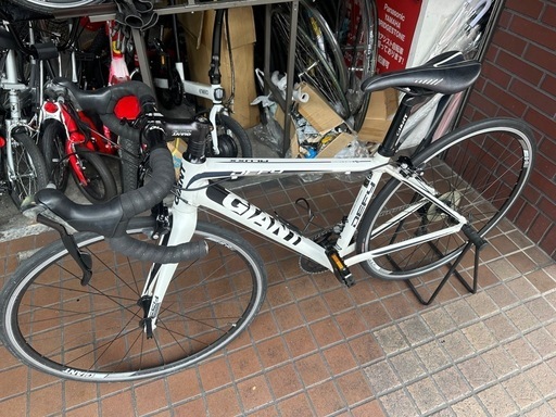 GIANT  （DEFY）  2×9speed　SORA　補助ブレーキ付き　ホワイト