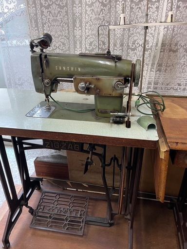 リーナベル様専用。足踏みミシン サンシンジグザグ - メルカリ