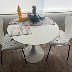 テーブル