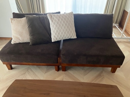 ソファ　2〜3人　状態良し　クッション　テーブル付き