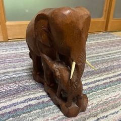 象の置き物の画像