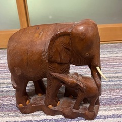 象の置き物の画像