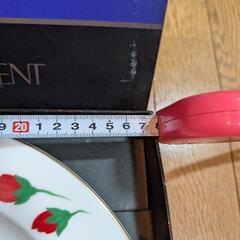 【未使用】イブサンローランのお皿(大1枚、小5枚セット)の画像