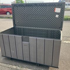 中古　大型収納ボックス　特大収納BOX　大型収納庫　Lifetime 大型567L デッキボックス ベンチタイプ物置 ストレージボックス 屋外用収納ベンチ 物置きの画像