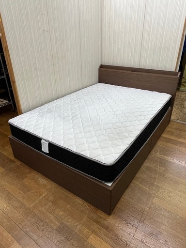 リクエスト商品!! 
ニトリ ベッドフレーム＆マットレス ダブルベッド 収納付き木製フレーム