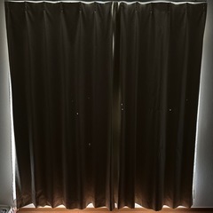 カーテンの画像