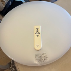 LEDシーリングライト（カバー凹みあり）
