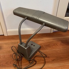ヴィンテージ DAZOR
社 デスクランプ MODEL1000 