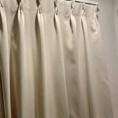 ベージュカーテン